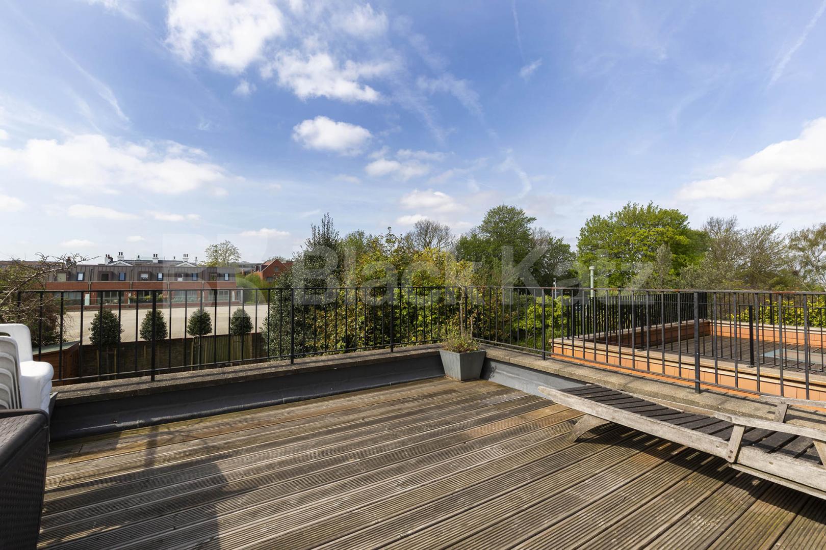 Spacious three double bedroom property with terrace Ferncroft Avenue, Hampstead